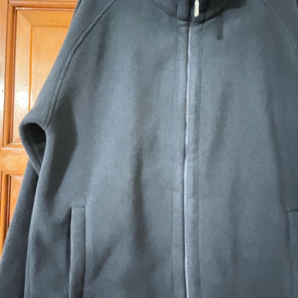 Men's Fleece Jacket. Size: Medium - Picture 8 of 11